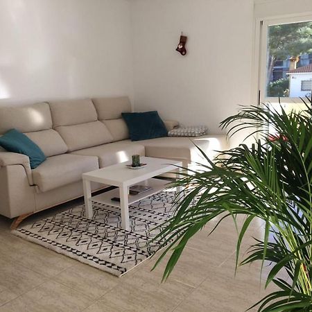Residencial Aqua - La Pineda Apartment ซาลอว์ ภายนอก รูปภาพ